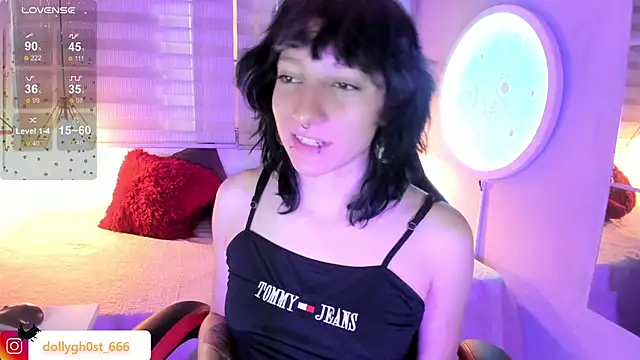 Ghosty Doll online show from April 10, 2026, 8:24 pm