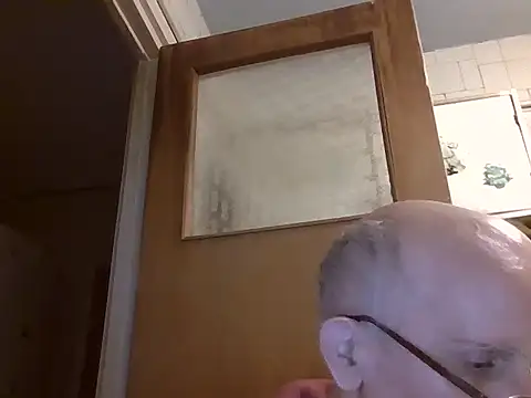 mariusica1xh online show from January 13, 2026, 8:58 pm