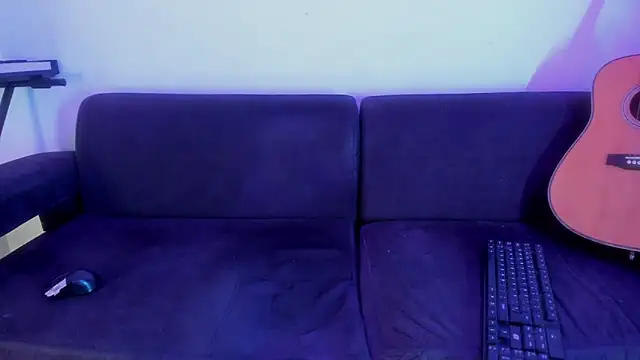 Henrikk senn online show from November 19, 2025, 3:17 am