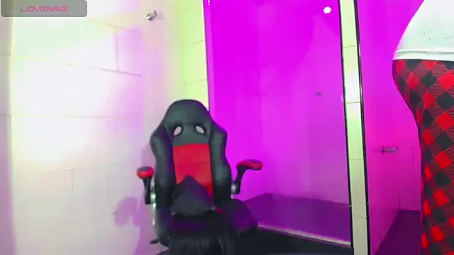 nicol gill  online show from February 20, 2025, 11:42 am