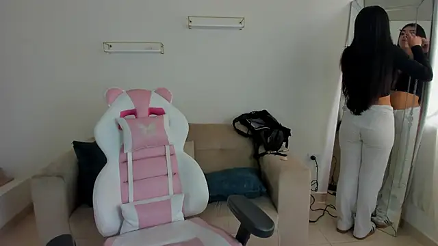 Charlotte cowell sub1  online show from October 28, 2025, 3:36 pm