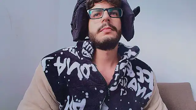 thomas gun online show from April 4, 2026, 7:55 pm