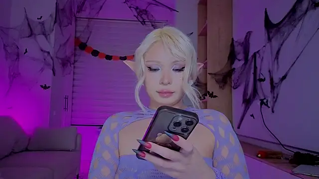 RileyMee online show from October 27, 2025, 2:21 pm