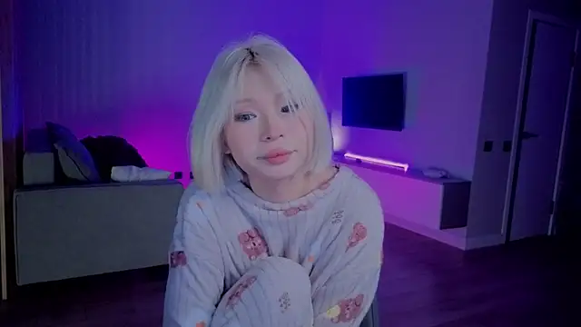 RileyMee online show from November 10, 2025, 3:05 am