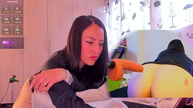 jolee   online show from April 12, 2026, 10:37 pm