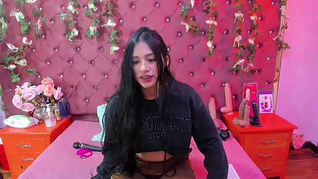 Mariana Prin online show from October 16, 2025, 2:45 am