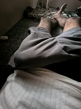 Snapshot of Yours_daddy6728 chatting on March 4, 2026, 12:44 pm Yours daddy6728 online show from March 4, 2026, 12:44 pm