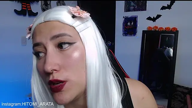 hitomi arata online show from October 15, 2025, 12:33 am