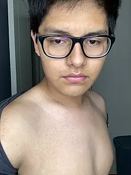 YouMikolins online show from February 27, 2025, 11:48 pm