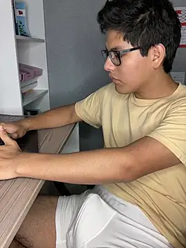 YouMikolins online show from March 1, 2025, 5:27 pm