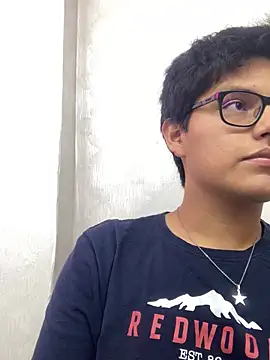 YouMikolins online show from March 16, 2025, 12:56 am