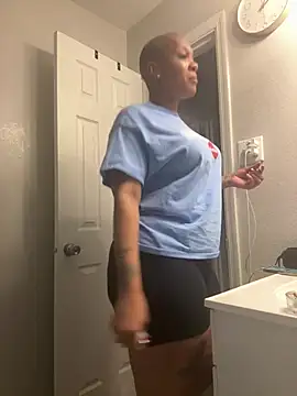 SexyHoneyRedd online show from July 26, 2026, 6:04 pm