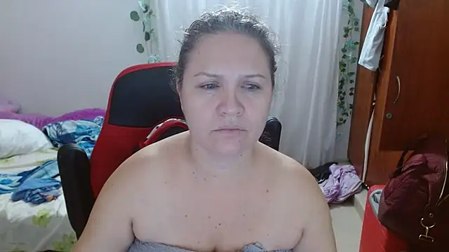 helenca43 online show from December 5, 2025, 9:29 am