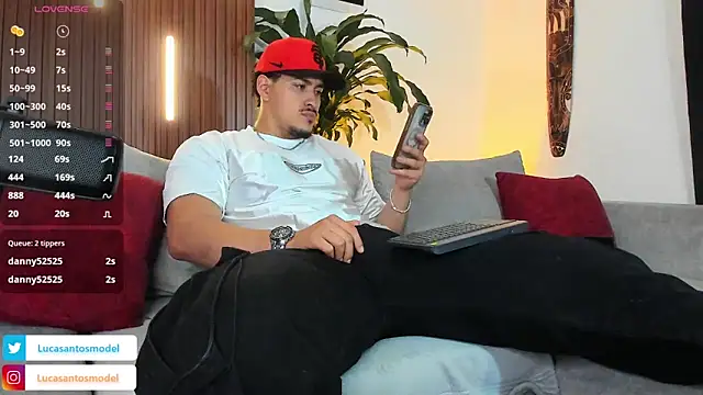 lucasanto  online show from July 6, 2026, 5:04 am