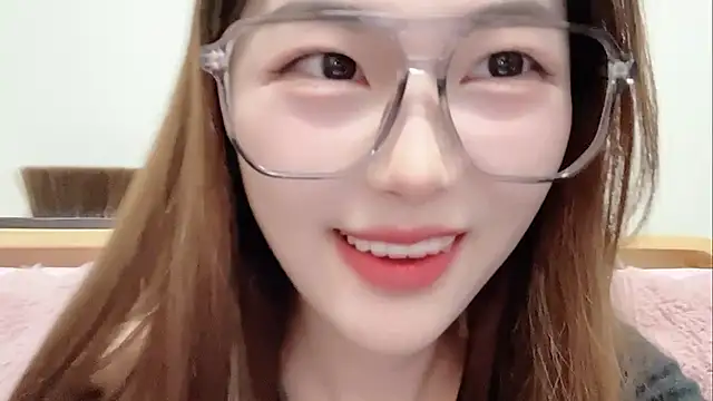 Snapshot of Sweet-Angel999 chatting on February 23, 2026, 3:31 pm Sweet-Angel999 online show from February 23, 2026, 3:31 pm