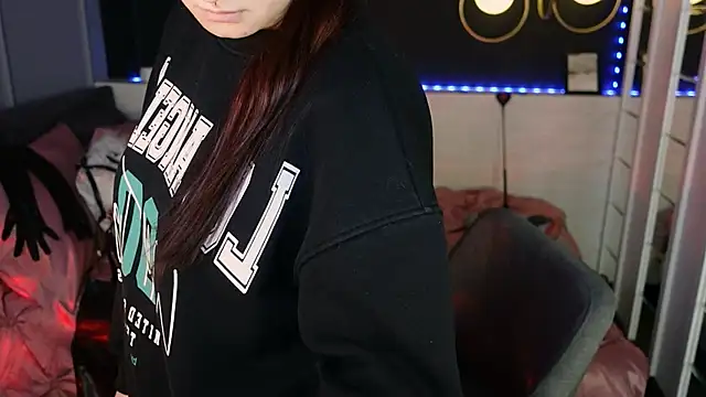 Lily Moonlight online show from February 1, 2026, 8:02 am