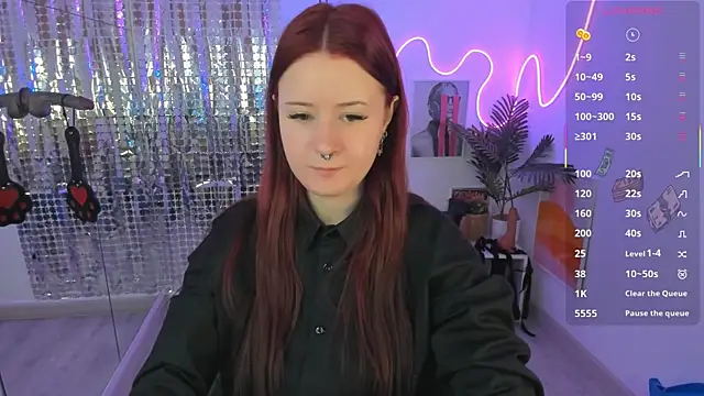 Lily Moonlight online show from April 5, 2026, 8:33 am