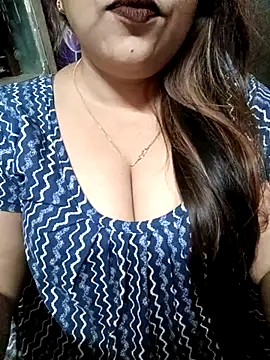 Snapshot of Beautyy38 chatting on February 26, 2025, 7:27 pm Beautyy38 online show from February 26, 2025, 7:27 pm