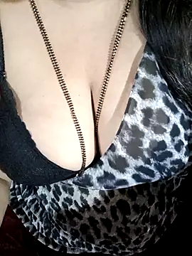 Snapshot of Beautyy38 chatting on April 23, 2026, 3:08 am Beautyy38 online show from April 23, 2026, 3:08 am