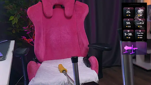 ley tori online show from October 27, 2025, 2:26 am