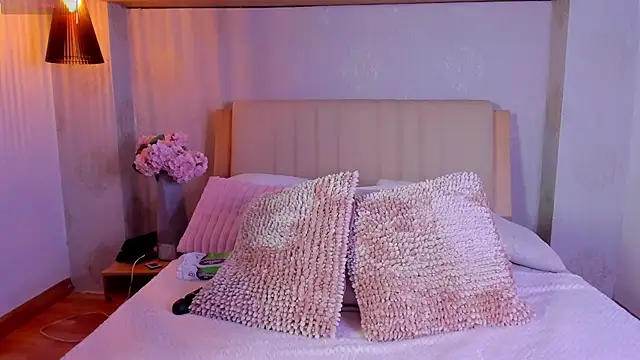 Snapshot of CamilleLynn chatting on November 7, 2025, 1:49 am CamilleLynn online show from November 7, 2025, 1:49 am