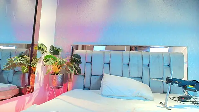 RoseTaylor   online show from February 12, 2026, 5:02 am