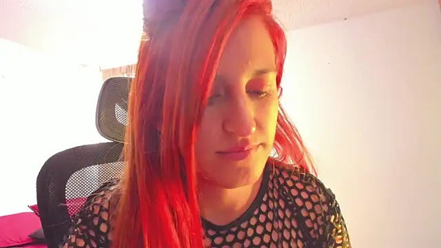 GiaRoussel online show from April 18, 2026, 7:07 pm