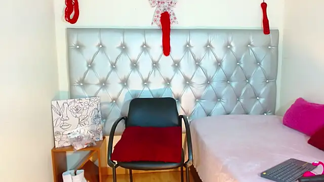 JessicaRabbit04 online show from November 25, 2025, 3:28 am