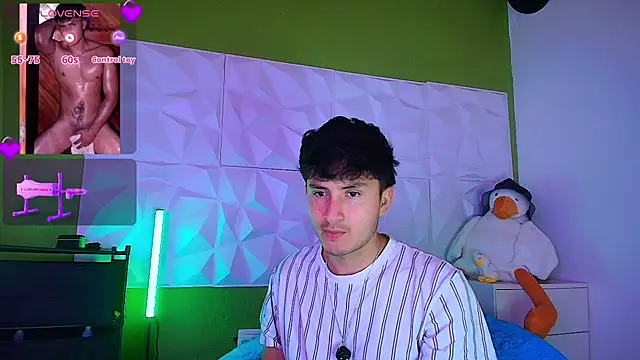 Snapshot of santyago_taylor chatting on October 3, 2025, 7:11 pm santyago taylor online show from October 3, 2025, 7:11 pm