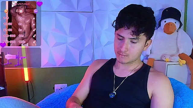 Snapshot of santyago_taylor chatting on October 7, 2025, 7:00 pm santyago taylor online show from October 7, 2025, 7:00 pm