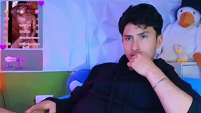 Snapshot of santyago_taylor chatting on October 8, 2025, 6:38 pm santyago taylor online show from October 8, 2025, 6:38 pm