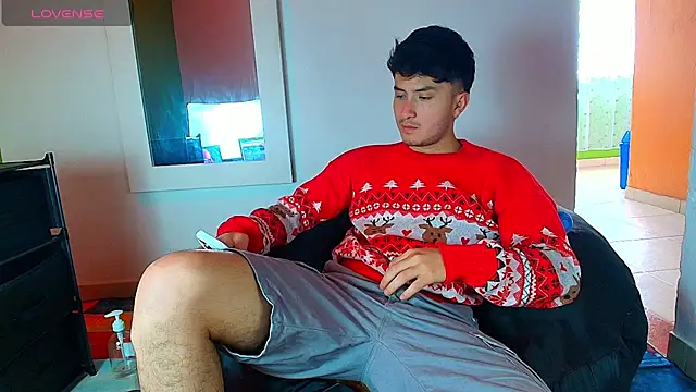 santyago taylor online show from December 4, 2025, 6:27 pm