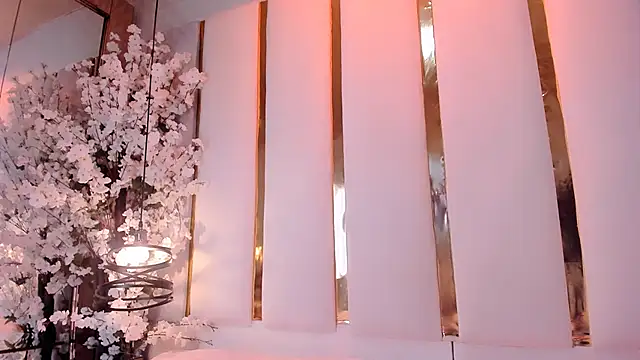 julietajackson 1 online show from February 17, 2026, 9:43 pm