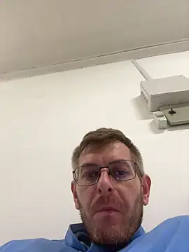 adrian90bi11 online show from April 3, 2026, 5:11 pm