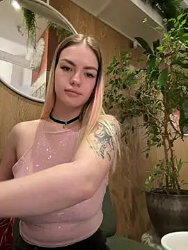 Snapshot of -Sexy_Barbie- chatting on January 10, 2025, 9:55 am -Sexy Barbie- online show from January 10, 2025, 9:55 am