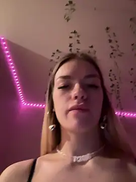 Snapshot of -Sexy_Barbie- chatting on February 25, 2025, 1:06 pm -Sexy Barbie- online show from February 25, 2025, 1:06 pm