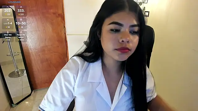 aitana-purple online show from November 5, 2025, 9:59 pm