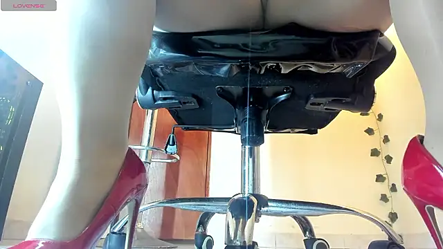 aitana-purple online show from March 8, 2026, 6:12 pm