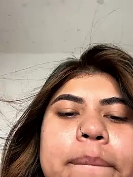 aitana-purple online show from March 22, 2026, 2:15 am