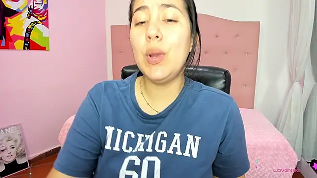 lizzaxs online show from October 25, 2025, 1:40 pm