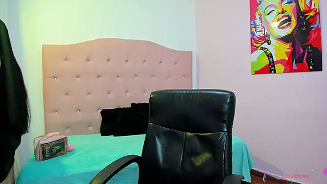 lizzaxs online show from November 6, 2025, 1:34 pm