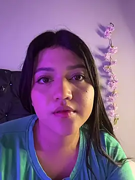 alisson carolina73 online show from June 18, 2026, 2:56 am