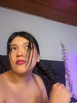 alisson carolina73 online show from July 19, 2026, 9:29 pm