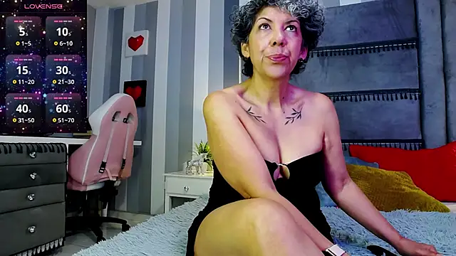 Julianewell online show from April 2, 2026, 12:14 pm