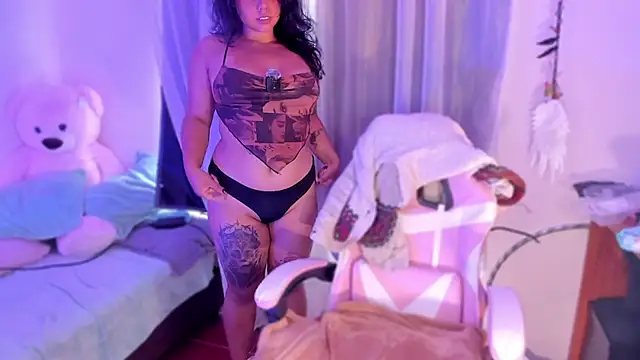 Snapshot of kiki_cavilll chatting on June 24, 2026, 3:22 pm kiki cavilll online show from June 24, 2026, 3:22 pm