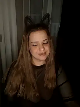 cansuozell online show from November 1, 2025, 4:53 pm