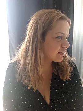 cansuozell online show from December 20, 2025, 9:16 am