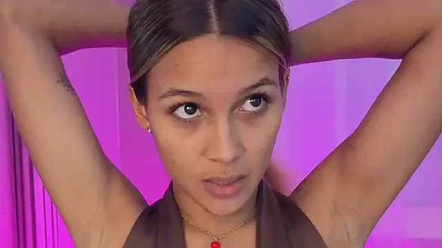 Snapshot of Carohorny4u chatting on June 1, 2026, 9:27 pm Carohorny4u online show from June 1, 2026, 9:27 pm