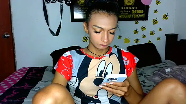 alexxa Rooa online show from November 3, 2025, 1:34 pm