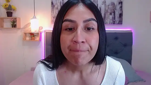 mia aira online show from October 10, 2025, 3:11 pm